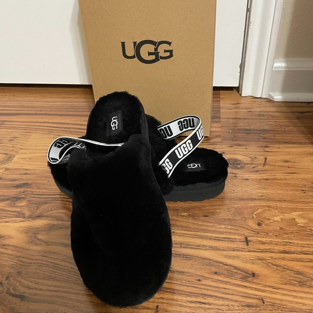 UGG Kids Fluff Yeah Clog Black Sz 4 - fits Ladies size 6-6.5